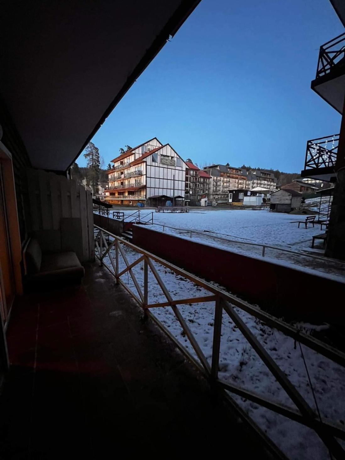 Hotel Mgzavrebi Bakuriani Exterior foto