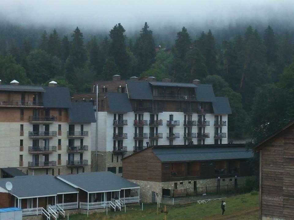 Hotel Mgzavrebi Bakuriani Exterior foto